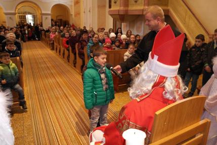 Mikuláš na detskej sv. omši Mikuláš na detskej sv. omši