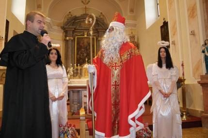 Mikuláš na detskej sv. omši Mikuláš na detskej sv. omši