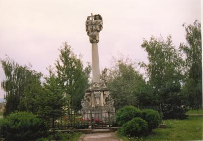 Stĺp Najsv. Trojice - čelný pohľad Stĺp Najsv. Trojice - čelný pohľad