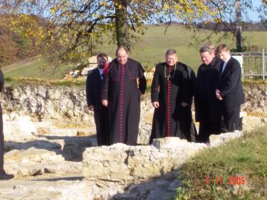 Prehliadka lokality archeolog. výskumu Prehliadka lokality archeolog. výskumu