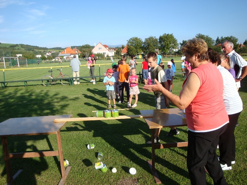 Fotogaléria Dôchodcovia pre vnúčatá 2010 (29) Dôchodcovia pre vnúčatá 2010