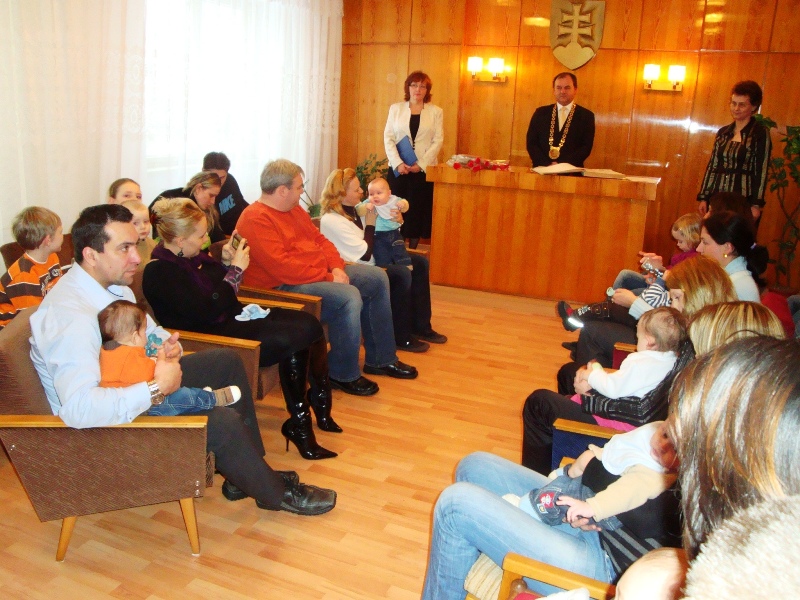 Fotogaléria Uvítanie detí narodených v roku 2010 (15) Uvítanie detí narodených v roku 2010