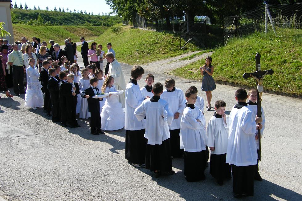 Fotogaléria Prvé sväté prijímanie (11) Prvé sväté prijímanie