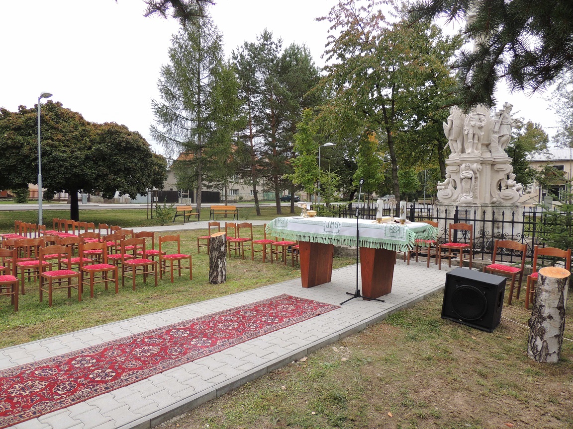 Fotogaléria Jubilujúci skačianski poľovníci (60) Jubilujúci skačianski poľovníci