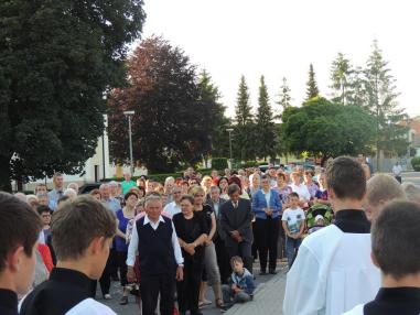 Slávnosť Božieho Tela - procesia Slávnosť Božieho Tela - procesia
