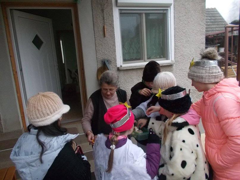 Fotogaléria Jasličková pobožnosť, koledovanie a návšteva seniorov 2015 (52) Jasličková pobožnosť, koledovanie a návšteva seniorov 2015