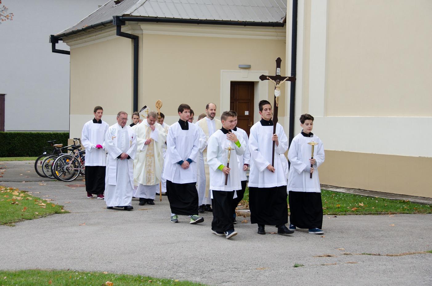 Fotogaléria Požehnanie novej farskej budovy (112) Požehnanie novej farskej budovy